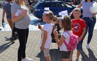 Na festynie Stali Gorz&oacute;w rozdawaliśmy pielęgniarskie czepki i nie tylko 8