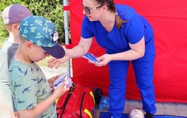 Na festynie Stali Gorz&oacute;w rozdawaliśmy pielęgniarskie czepki i nie tylko 18