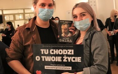 Teatr Osterwy wspiera szpital w walce o kardiochirurgię 52