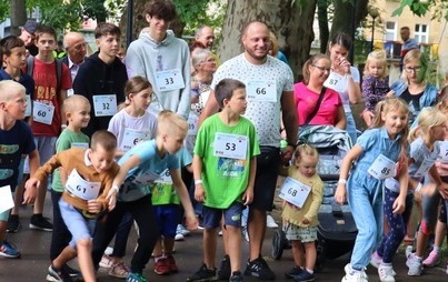 Zdjęcie do Zdrowo i sportowo na pikniku w Parku R&oacute;ż